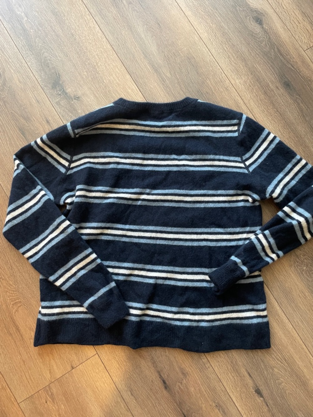 Reformation Cashmere Boyfriend Sweater -Size Small - Picture 6 of 8